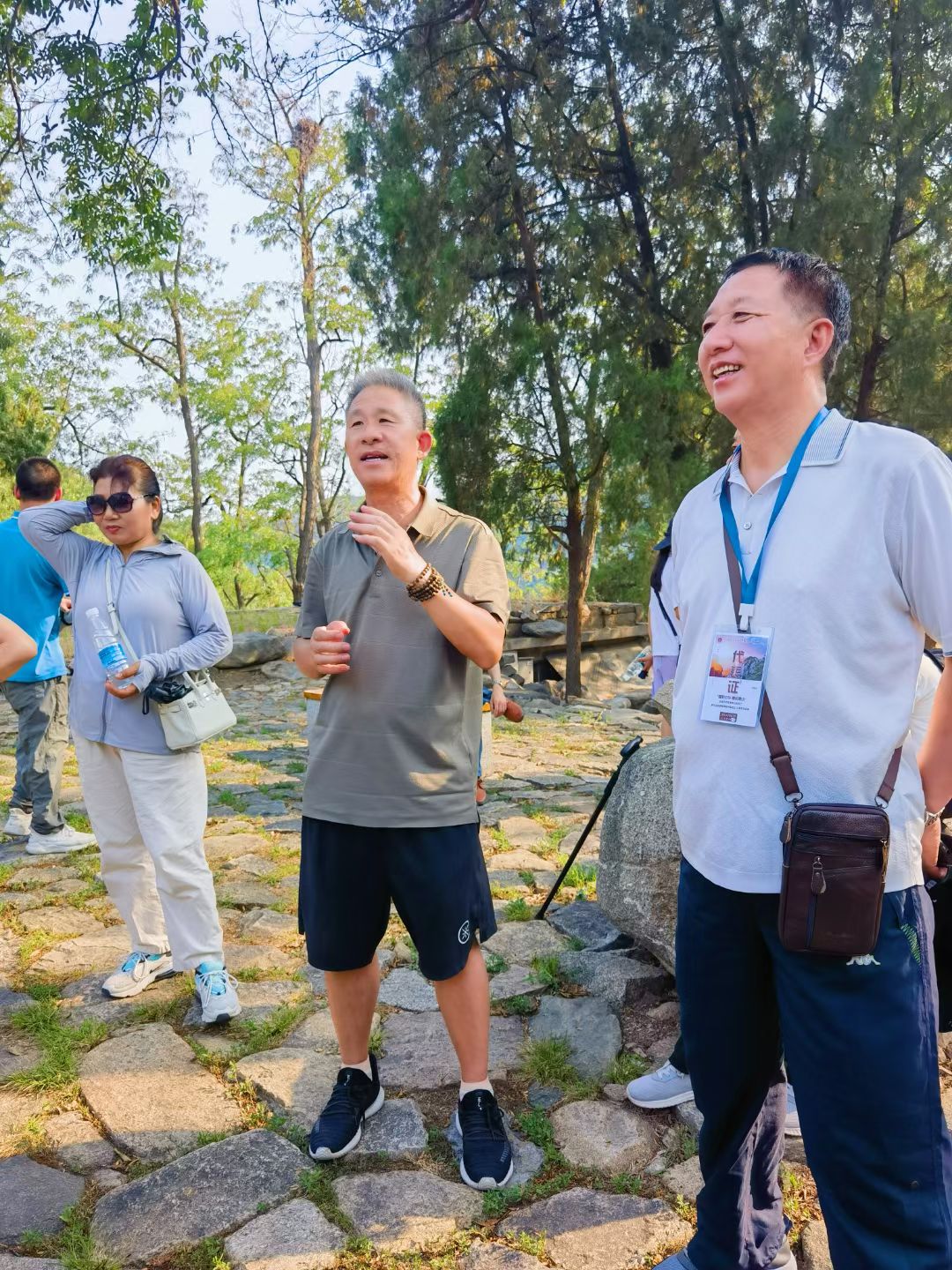 “爱我中华 墨韵泰山”全国艺术名家泰山采风行暨致敬新中国成立75周年书画作品展”在泰安拉开帷幕