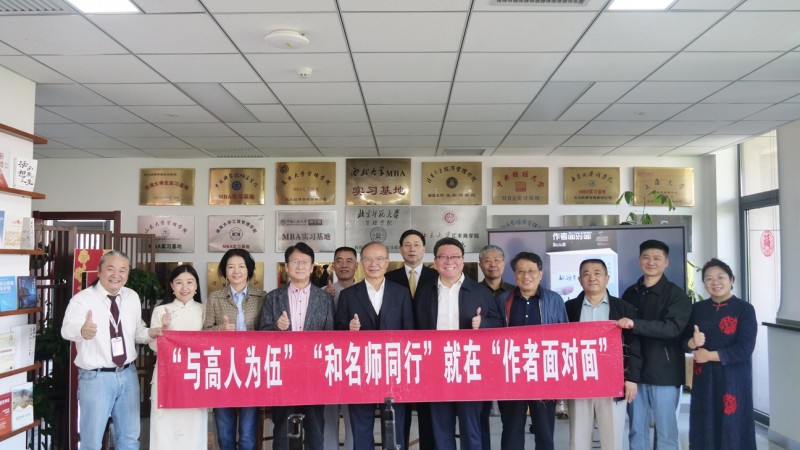 王謹(jǐn)在北大縱橫共話家國(guó)情懷，引領(lǐng)新聞文學(xué)時(shí)代新風(fēng) 
