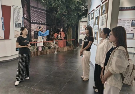 戏韵传薪火，青春润乡土——“小海螺” 青春志愿服务队为非遗传承吕剧注入青春思考