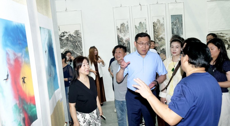 丹青铸军魂 庆祝建军99周年书画名家邀请展在北京怀柔开幕
