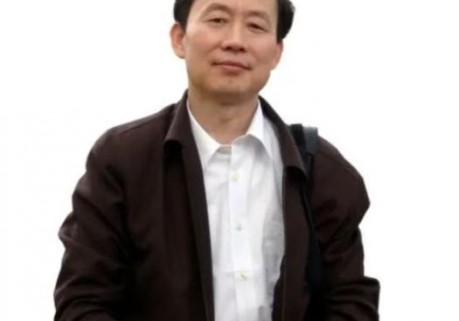 【随笔】艾 慧｜在悖论的深渊中寻觅光芒——吕国英哲诗《人竞人上人非人》深度赏析